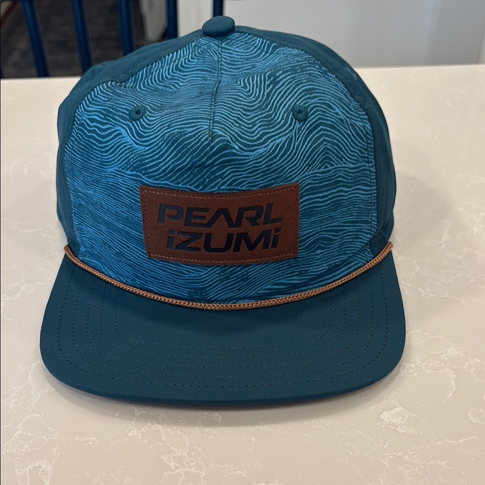 Pearl Izumi Teal Hat. NWT!